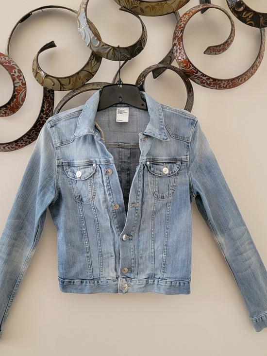 H&M Jackets & Blazers - H&M Light Wash Denim Jacket - Women